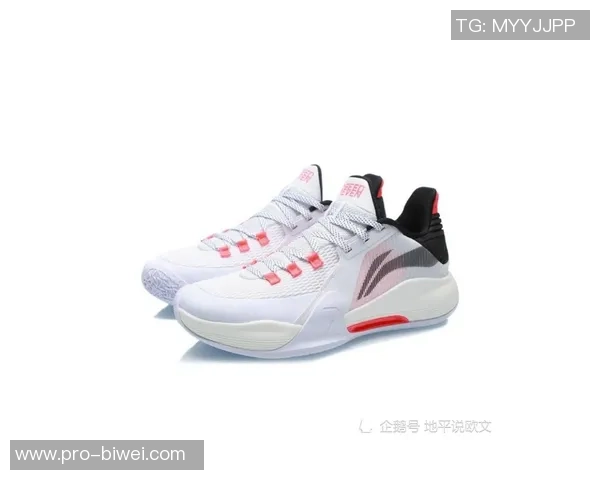 篮球鞋大一码的选择技巧与穿着体验分享