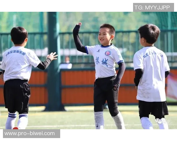 袁贵仁推动足球发展助力青少年成长与国家体育事业繁荣